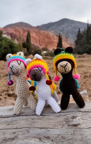 Llamitas tejidas a mano